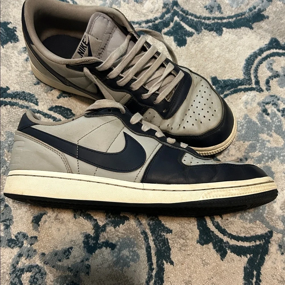 Nike Low-Top Sneakers